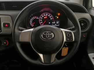 2016 Toyota Vitz - Thumbnail