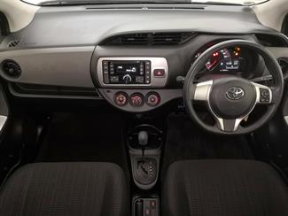 2016 Toyota Vitz - Thumbnail