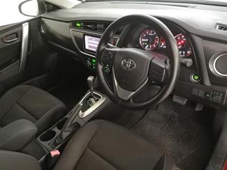 2013 Toyota Auris - Thumbnail