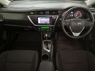 2013 Toyota Auris - Thumbnail