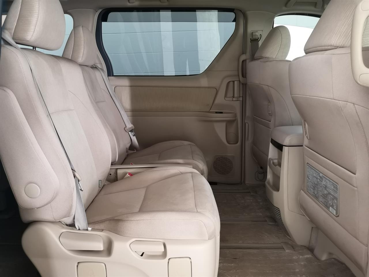 2012 Toyota Alphard