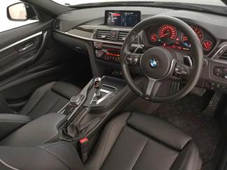 2016 BMW 330e - Thumbnail