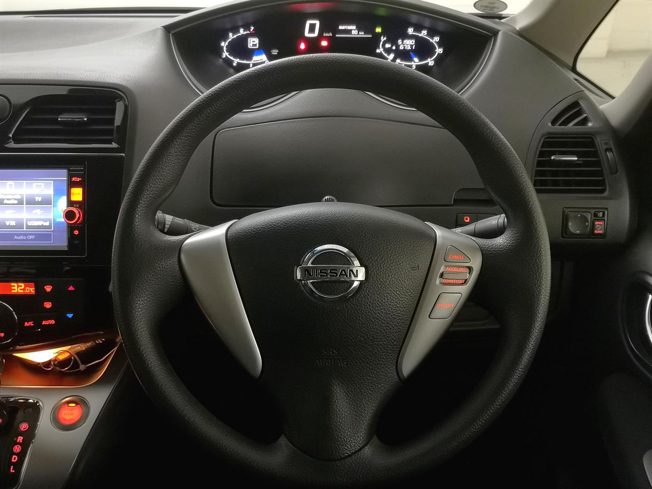 2015 Nissan Serena