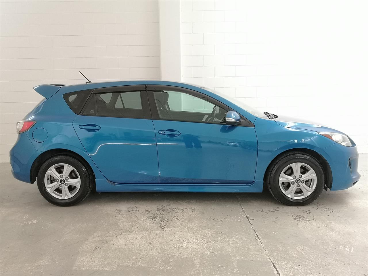 2012 Mazda Axela