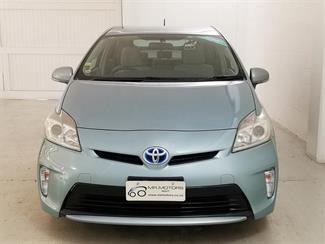 2013 Toyota Prius - Thumbnail