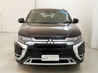 2019 Mitsubishi Outlander - Thumbnail