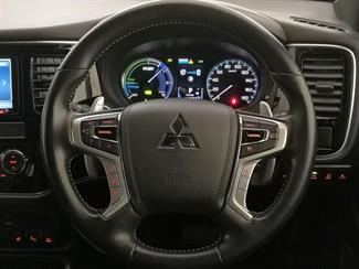 2019 Mitsubishi Outlander - Thumbnail