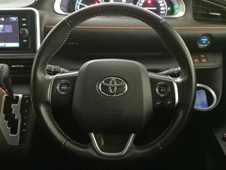 2016 Toyota Sienta - Thumbnail