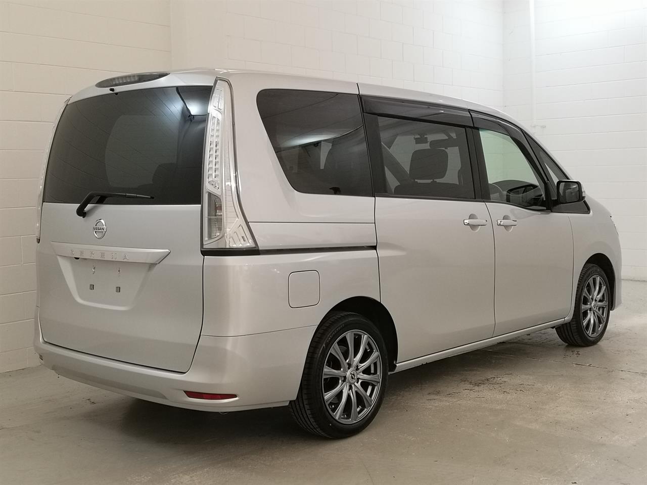 2015 Nissan Serena