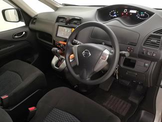 2015 Nissan Serena - Thumbnail