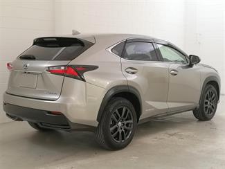 2016 Lexus NX 300h - Thumbnail