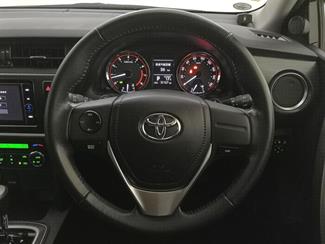 2014 Toyota Auris - Thumbnail