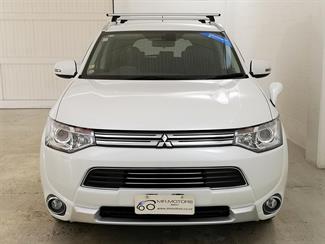 2015 Mitsubishi Outlander - Thumbnail