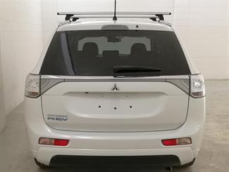 2015 Mitsubishi Outlander - Thumbnail