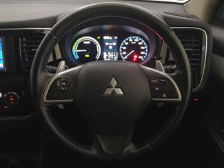 2015 Mitsubishi Outlander - Thumbnail