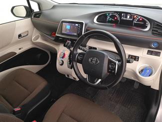 2016 Toyota Sienta - Thumbnail