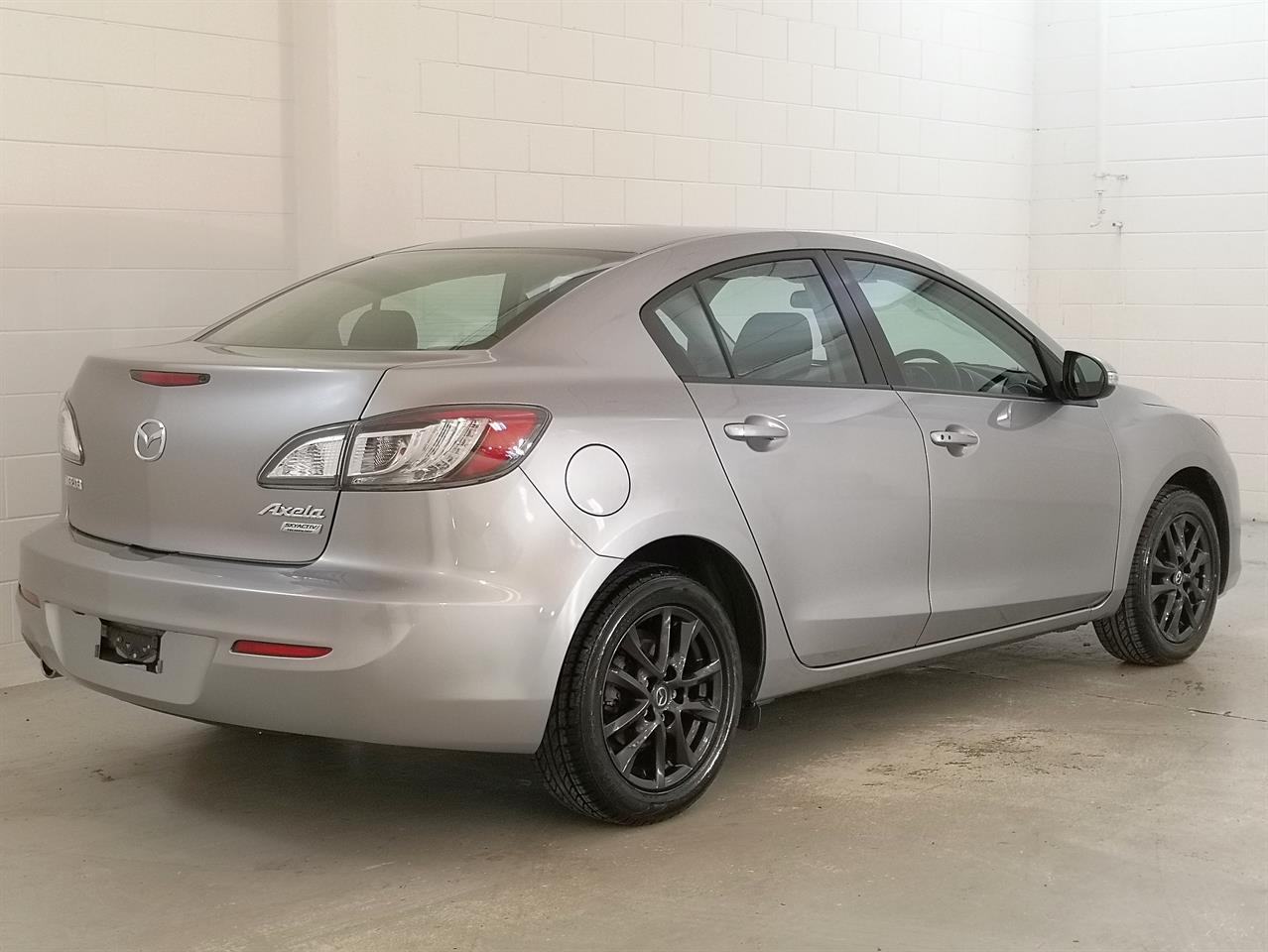 2013 Mazda Axela