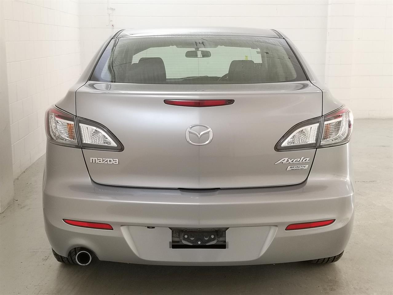 2013 Mazda Axela