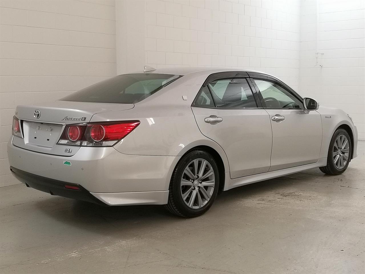 2016 Toyota Crown