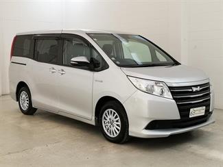 2016 Toyota Noah - Thumbnail