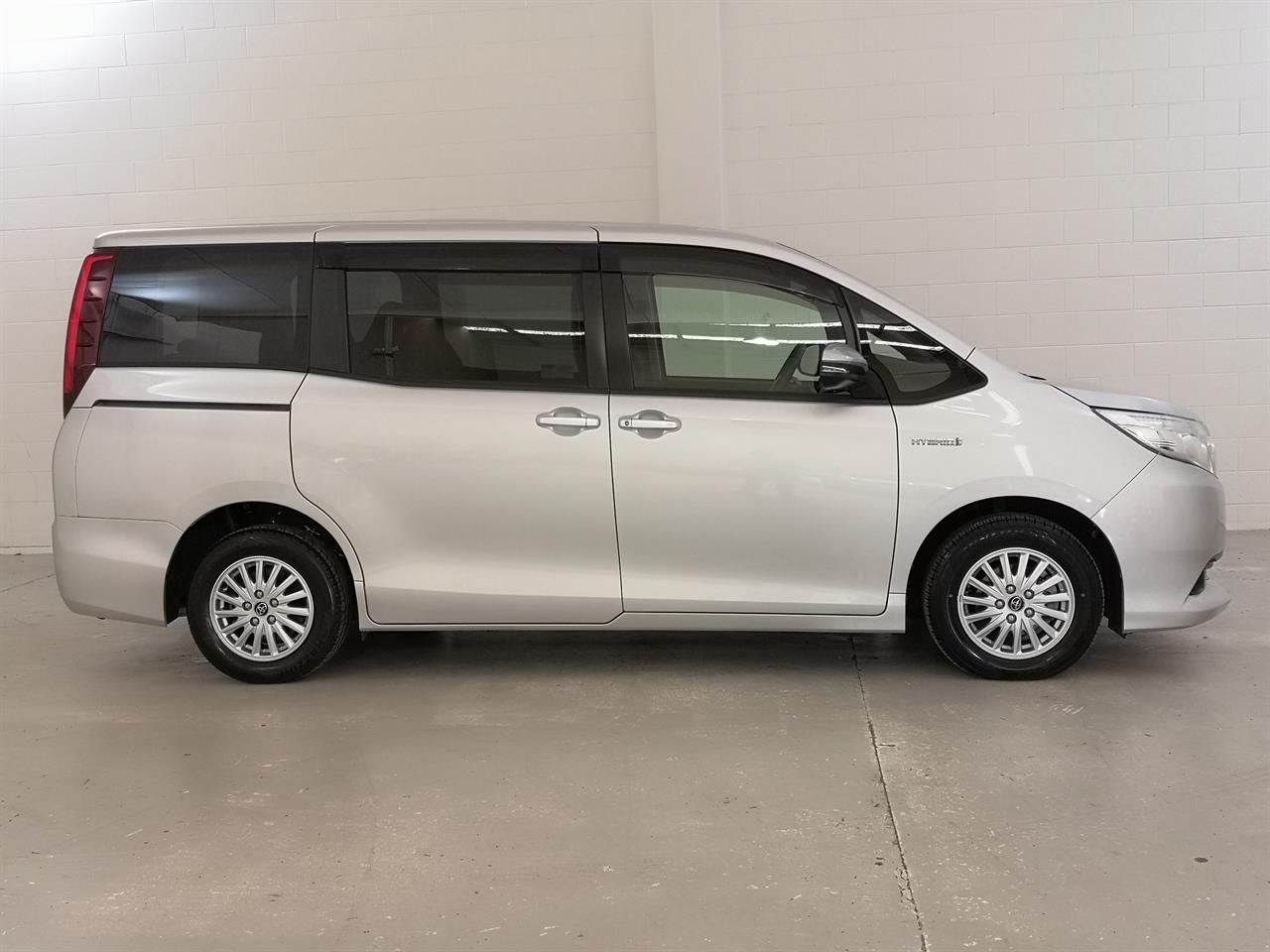 2016 Toyota Noah