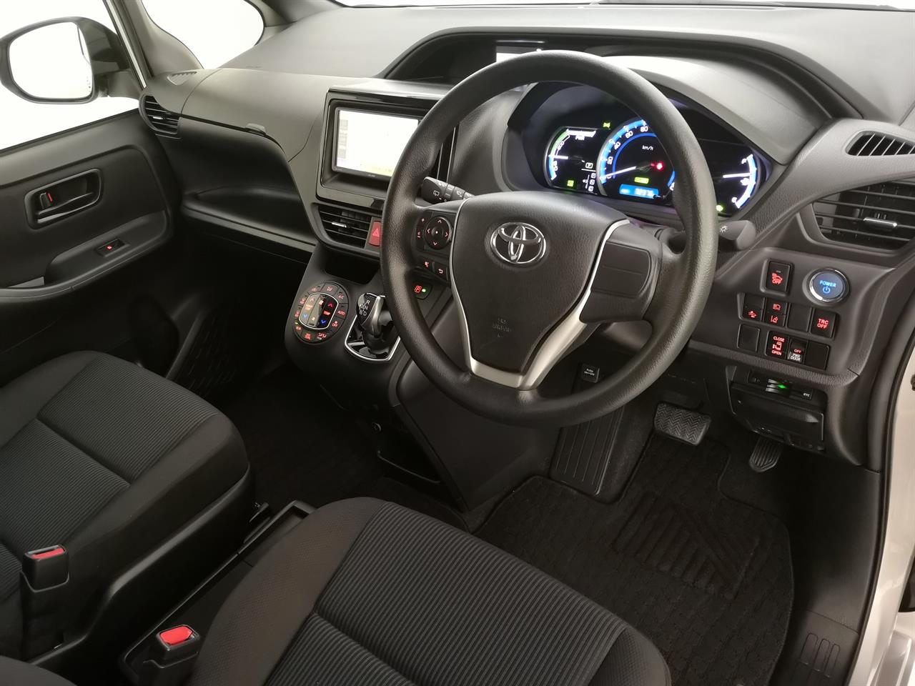 2016 Toyota Noah