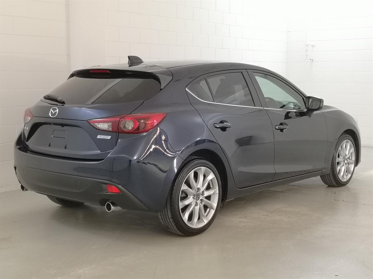 2014 Mazda Axela