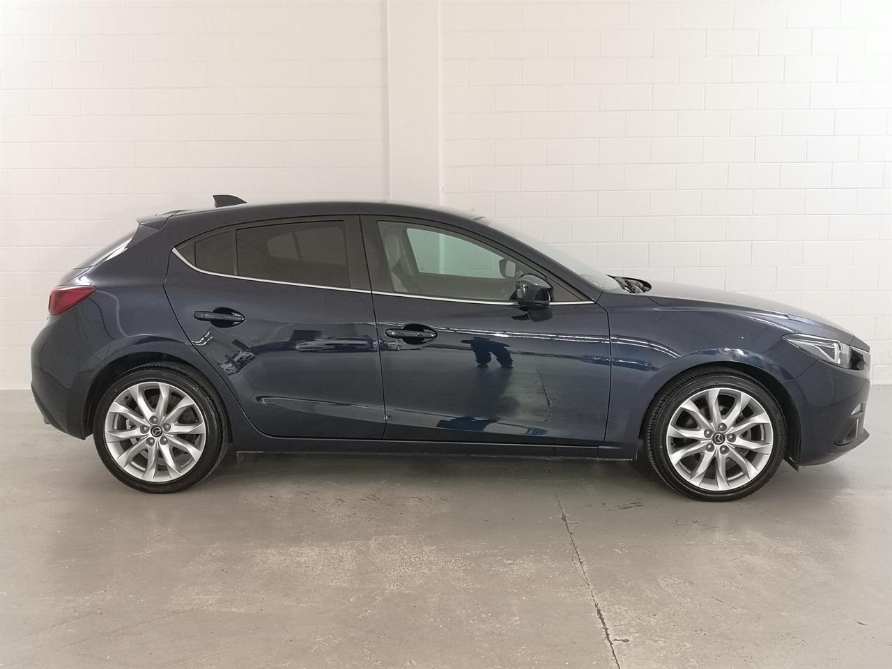 2014 Mazda Axela