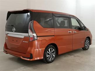 2019 Nissan Serena - Thumbnail