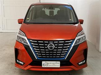 2019 Nissan Serena - Thumbnail