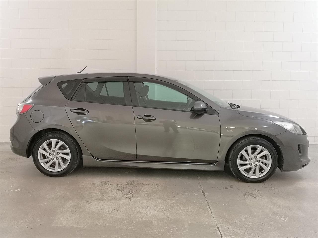 2012 Mazda Axela