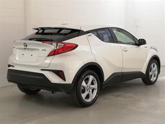 2019 Toyota C-HR - Thumbnail