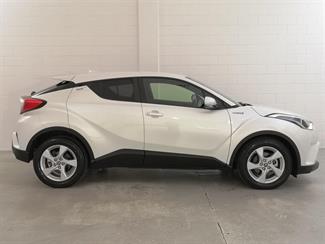 2019 Toyota C-HR - Thumbnail