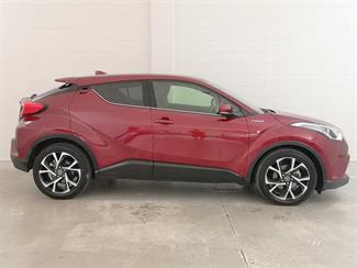 2017 Toyota C-HR - Thumbnail