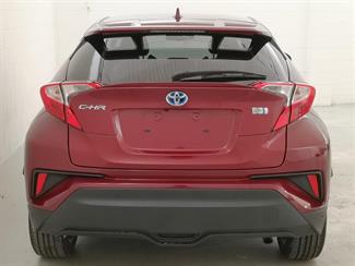 2017 Toyota C-HR - Thumbnail