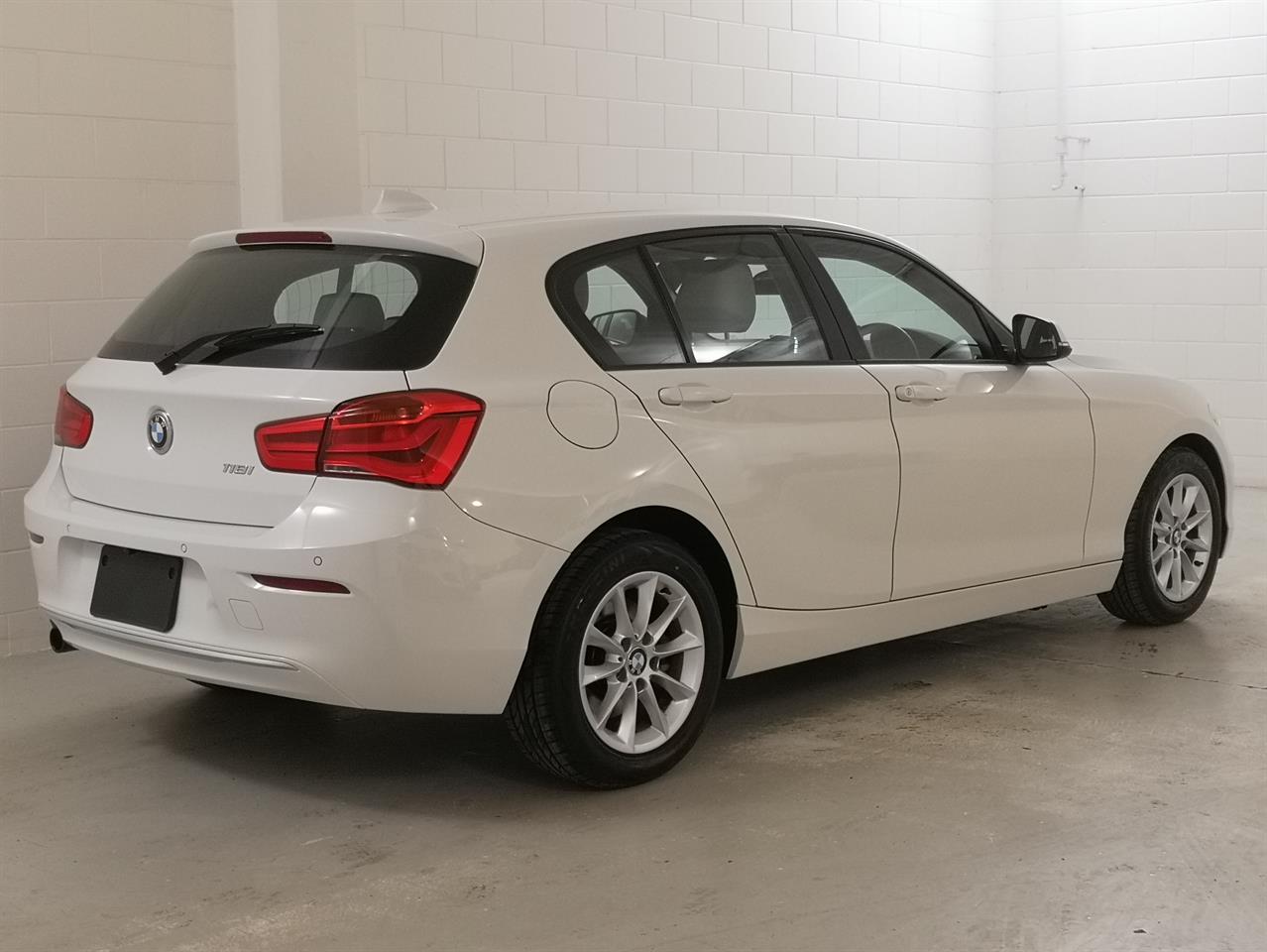 2015 BMW 118I