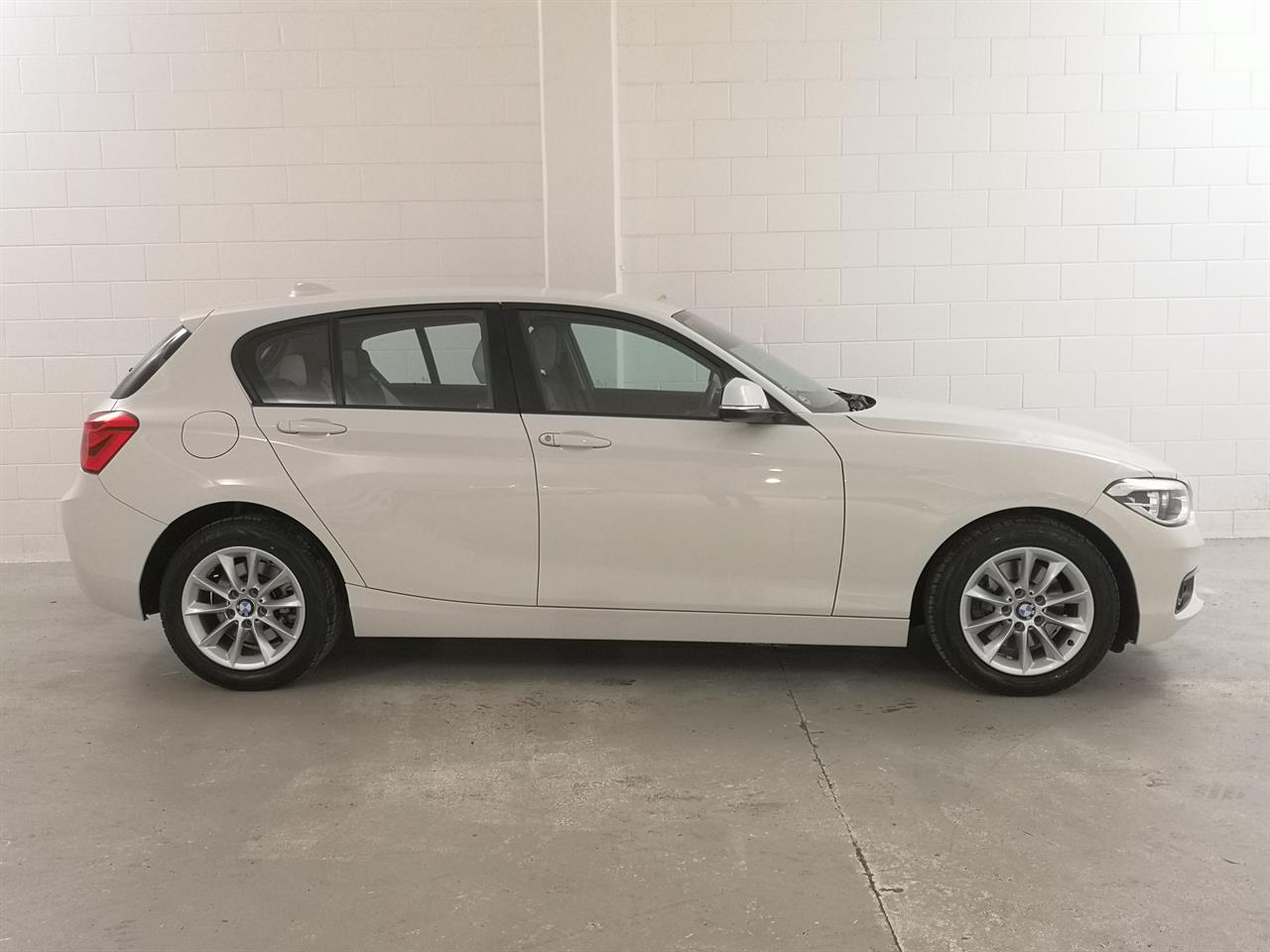 2015 BMW 118I