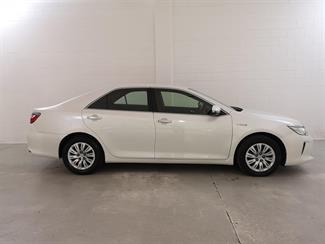 2016 Toyota Camry - Thumbnail