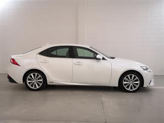 2013 Lexus IS 300H - Thumbnail