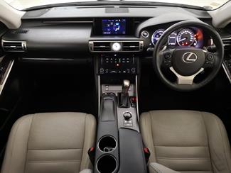 2013 Lexus IS 300H - Thumbnail