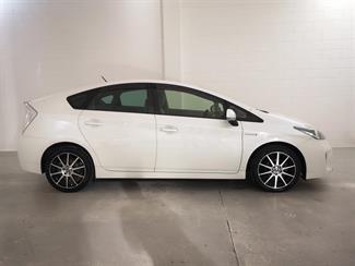 2012 Toyota Prius - Thumbnail