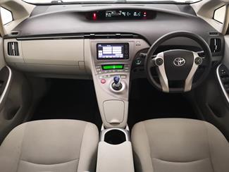 2012 Toyota Prius - Thumbnail