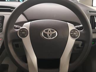 2012 Toyota Prius - Thumbnail