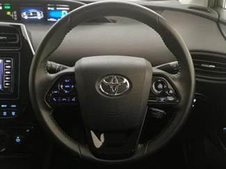 2020 Toyota Prius - Thumbnail