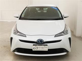 2020 Toyota Prius - Thumbnail