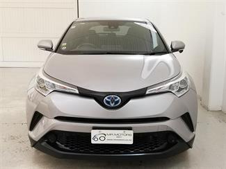 2017 Toyota C-HR - Thumbnail