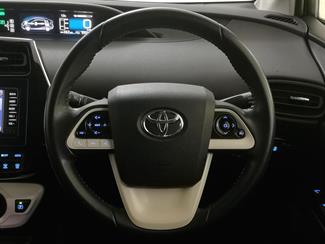 2018 Toyota Prius - Thumbnail