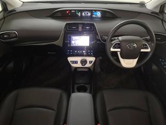 2018 Toyota Prius - Thumbnail