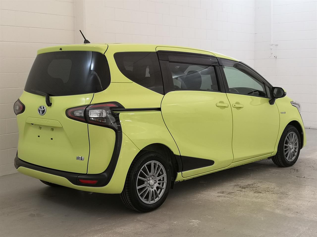 2016 Toyota Sienta