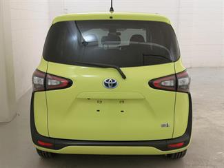 2016 Toyota Sienta - Thumbnail